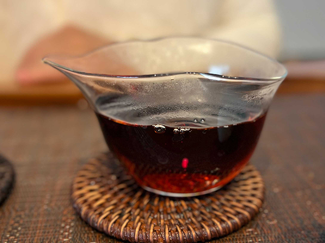 图为土林牌1994年凤凰熟沱