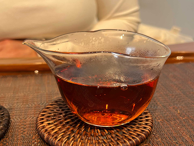 图为土林牌1994年凤凰熟沱