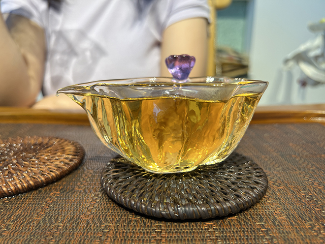 图为2003年商检版310批7542青饼