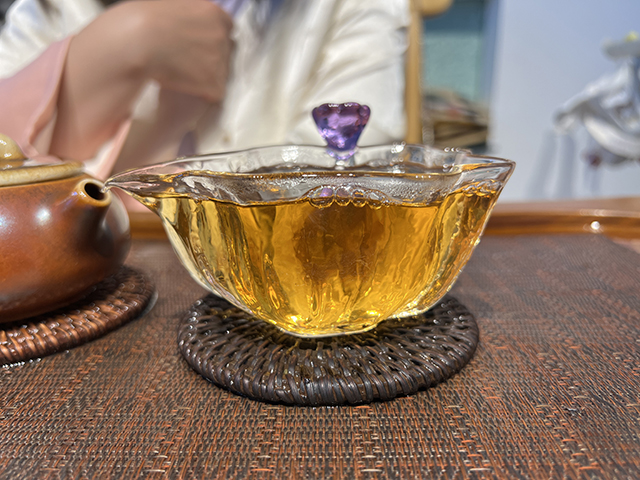 图为2003年商检版310批7542青饼