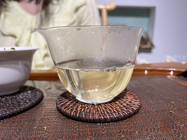 图为2026年困鹿山细叶古树茶样品