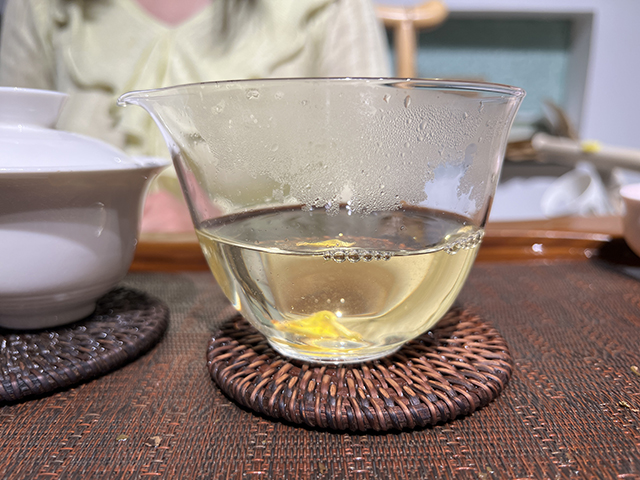 图为2026年困鹿山细叶古树茶样品