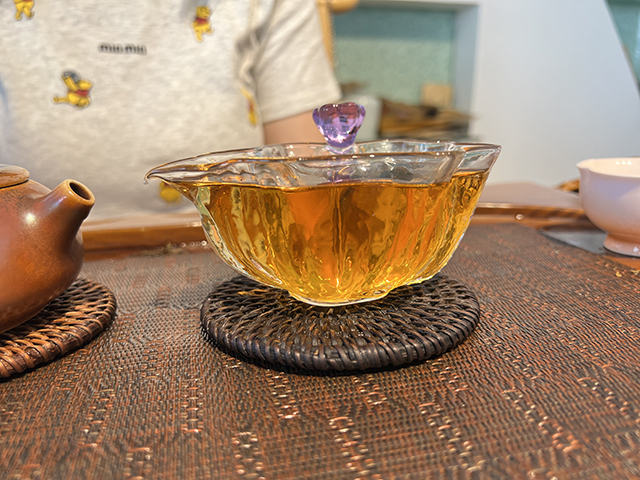 图为1999年甲级易武大绿印青饼