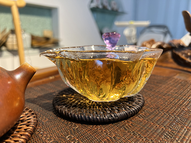 图为1999年甲级易武大绿印青饼