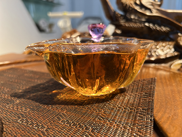 图为1999年甲级易武大绿印青饼