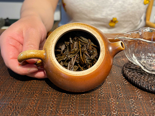 图为1999年甲级易武大绿印青饼