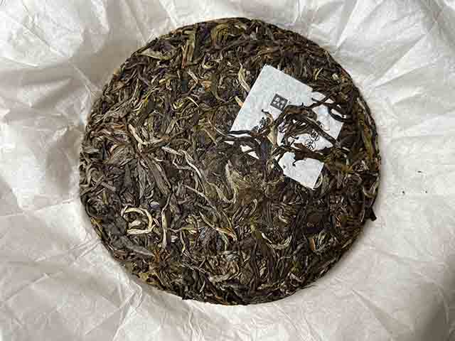 图为2021年摆尾箐古树茶小饼