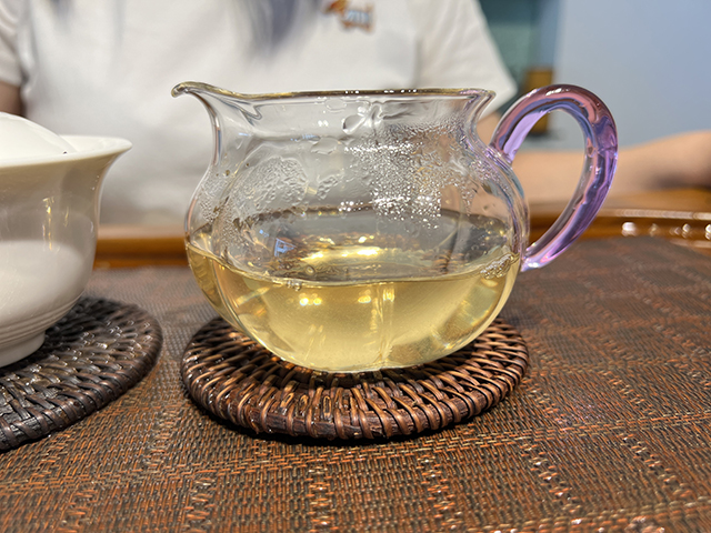 图为2021年摆尾箐古树茶小饼