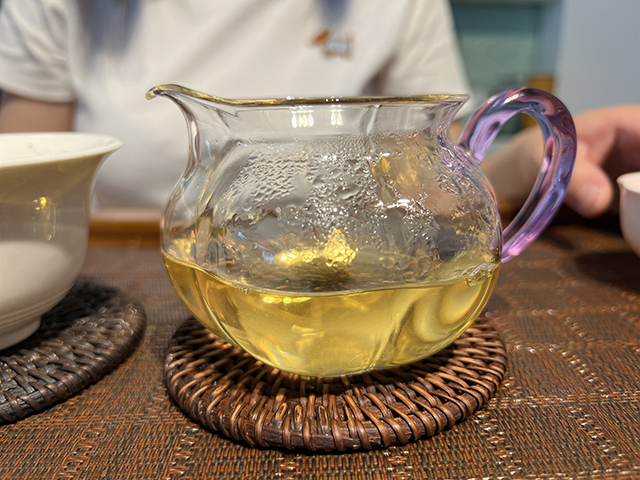 图为2021年摆尾箐古树茶小饼