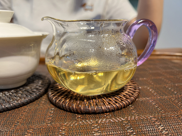 图为2021年摆尾箐古树茶小饼