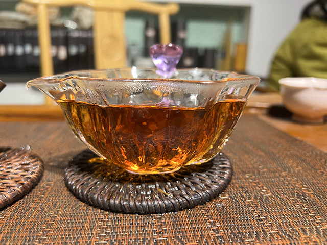 图为1998年黄印熟茶