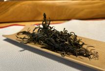 原料发汗一个月的2026年摆尾箐古树茶：涩感减弱，青味渐淡，甜润突出