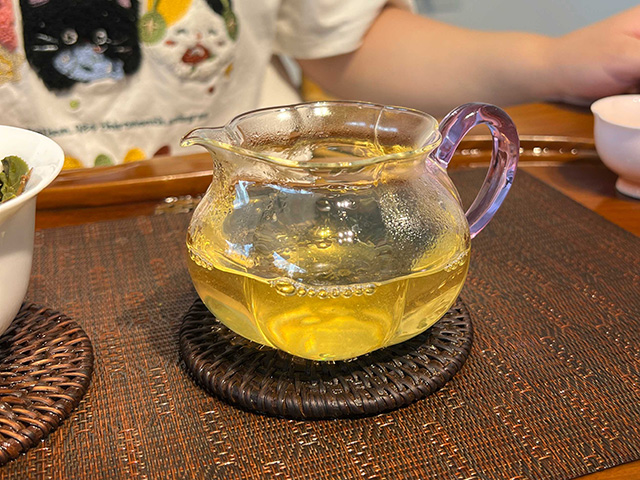 图为2026年邦东草籽地古树茶散料