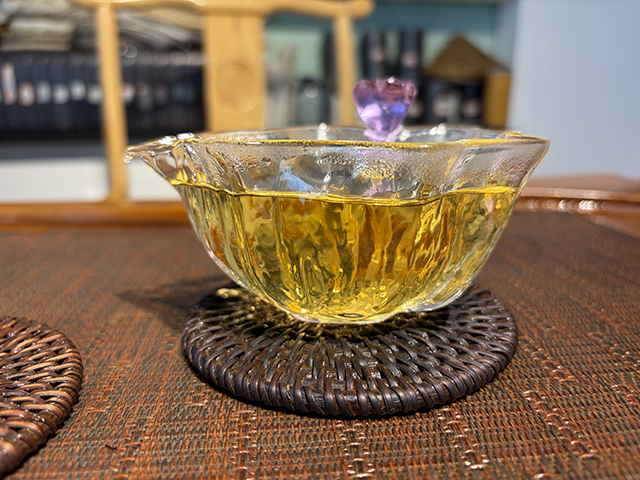 图为蓝版2023芭依箐易武小薄荷塘茶