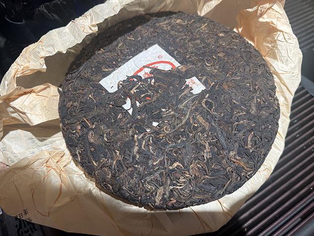 图为2007年老海塘古树茶茶山仓