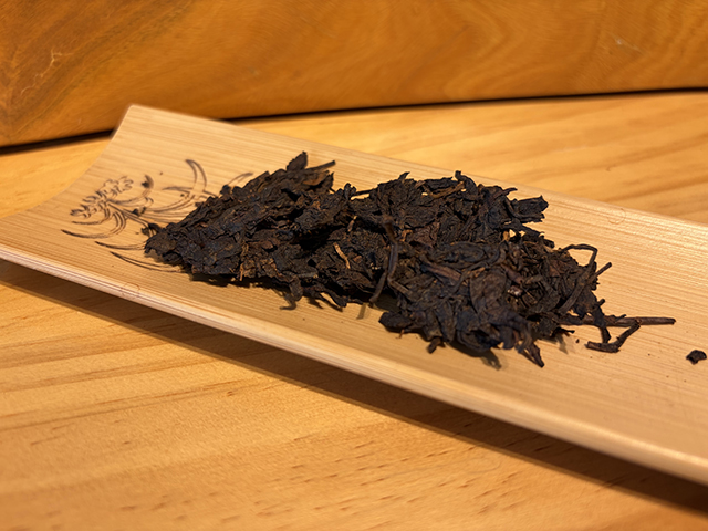 图为80年代末期紫天普洱茶砖300克