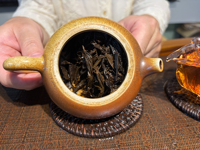 图为80年代末期紫天普洱茶砖300克