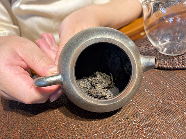 图为昆明茶厂90年代9016熟沱