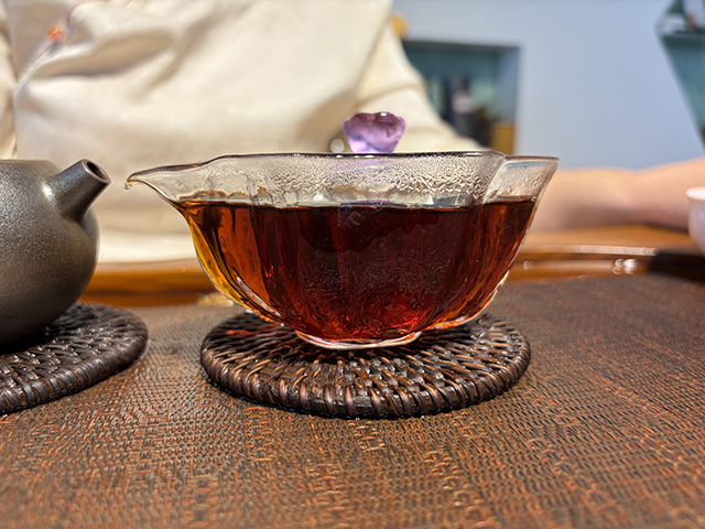 图为昆明茶厂90年代9016熟沱