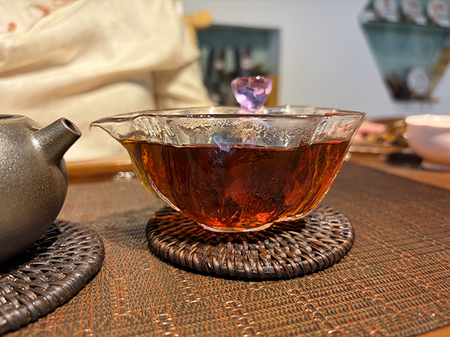 图为昆明茶厂90年代9016熟沱