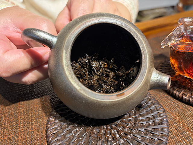 图为昆明茶厂90年代9016熟沱
