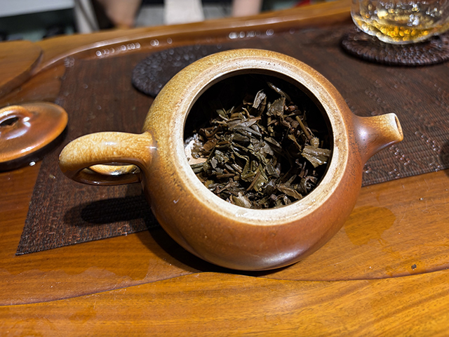 勐海茶厂2000年苹果绿青饼