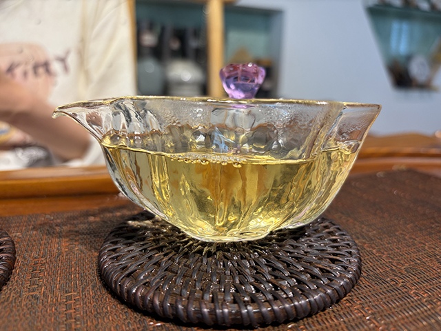 龑王牌蓝版2022薄荷塘挑采古树茶小饼