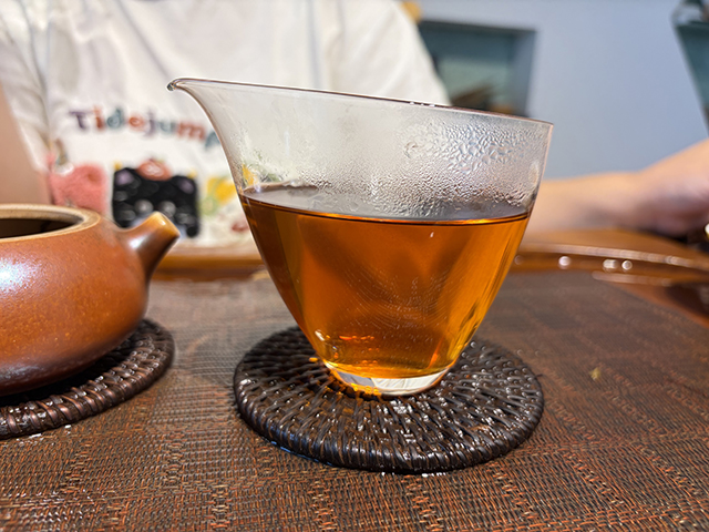 图为春城茶厂1995年甲级青沱