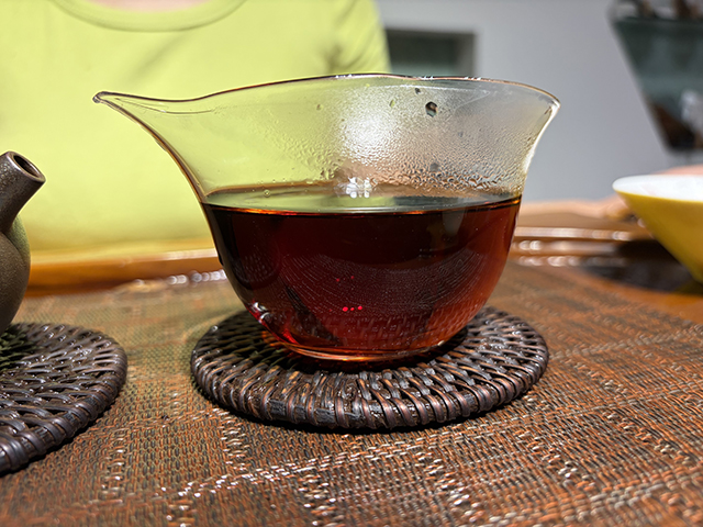 图为私藏茶1999年磨菇沱熟沱