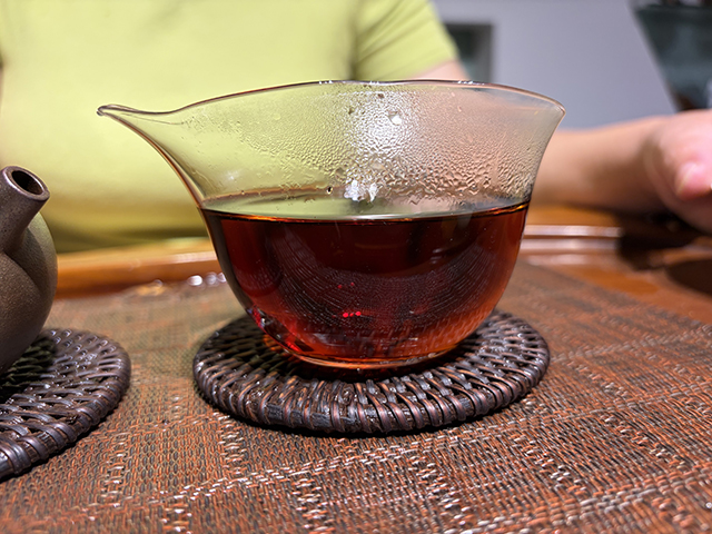 图为私藏茶1999年磨菇沱熟沱