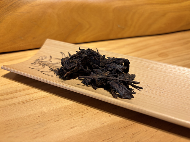 图为私藏茶1999年磨菇沱熟沱