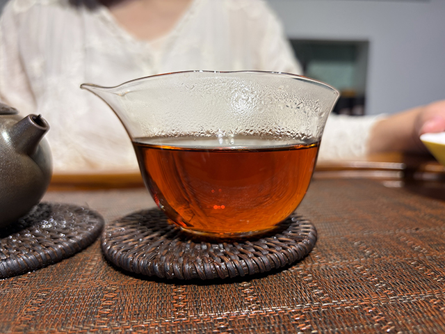 图为私藏茶1999年磨菇沱熟沱
