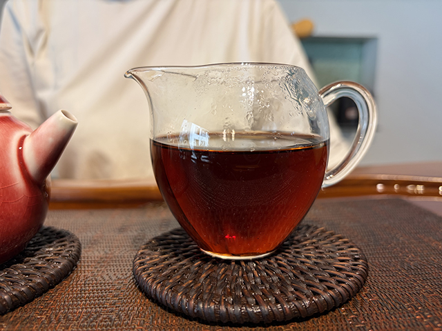 图为私藏茶1999年磨菇沱熟沱