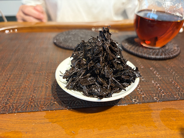 图为私藏茶1999年磨菇沱熟沱
