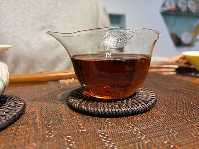 图为私藏茶1999年磨菇沱熟沱