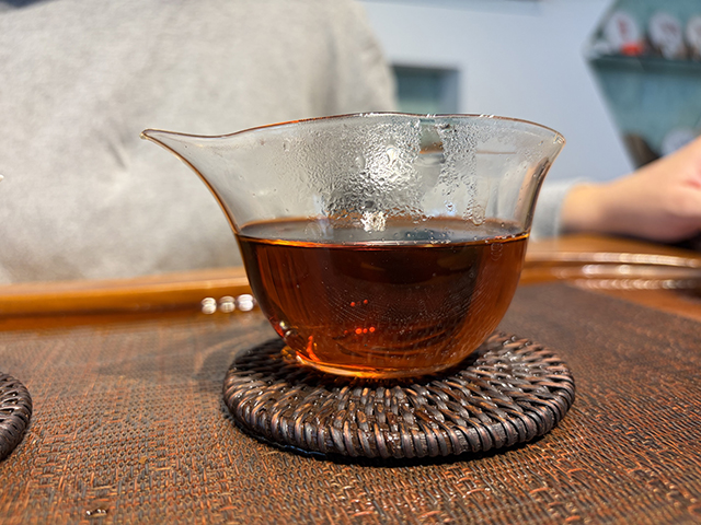 图为私藏茶1999年磨菇沱熟沱