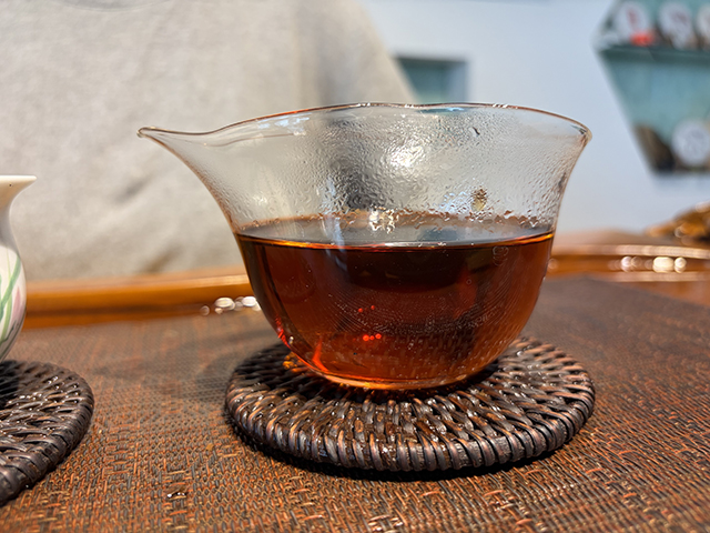 图为私藏茶1999年磨菇沱熟沱