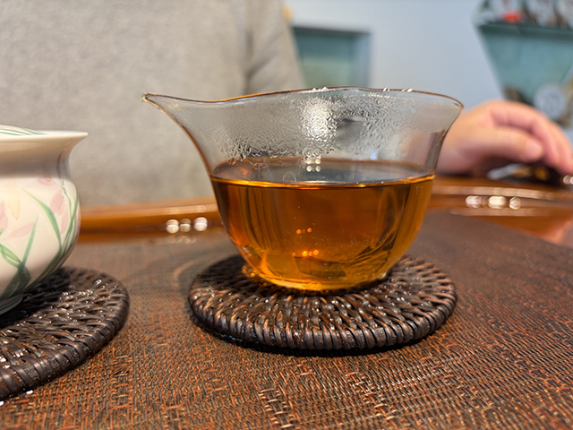 图为私藏茶1999年磨菇沱熟沱