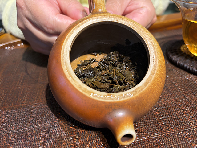 图为春城茶厂1995年甲级青沱