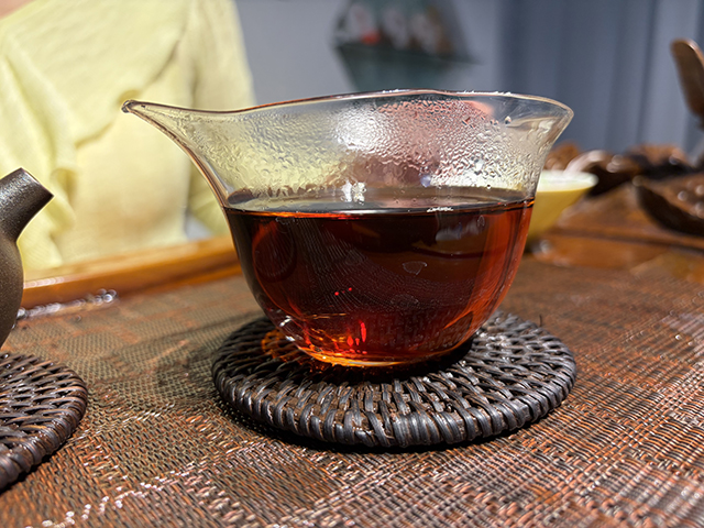 图为私藏茶1999年磨菇沱熟沱