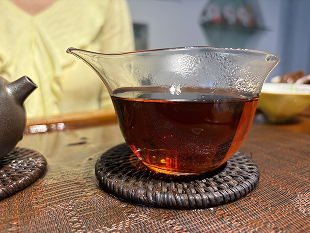 图为私藏茶1999年磨菇沱熟沱