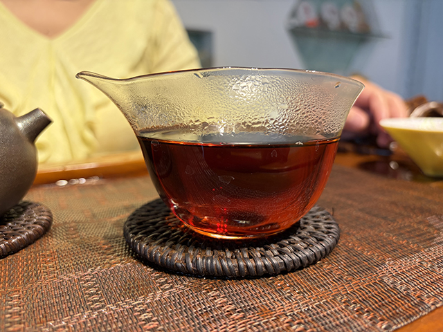 图为私藏茶1999年磨菇沱熟沱