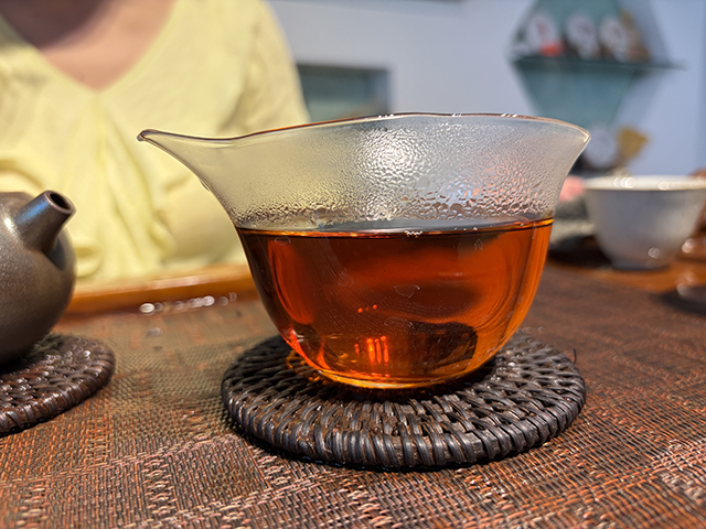 图为私藏茶1999年磨菇沱熟沱