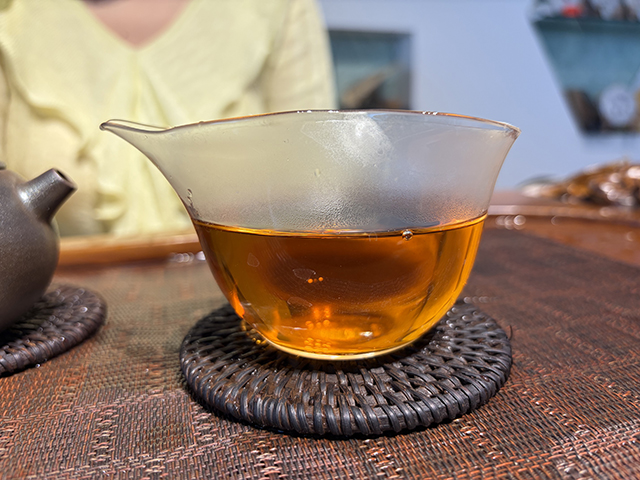 图为私藏茶1999年磨菇沱熟沱