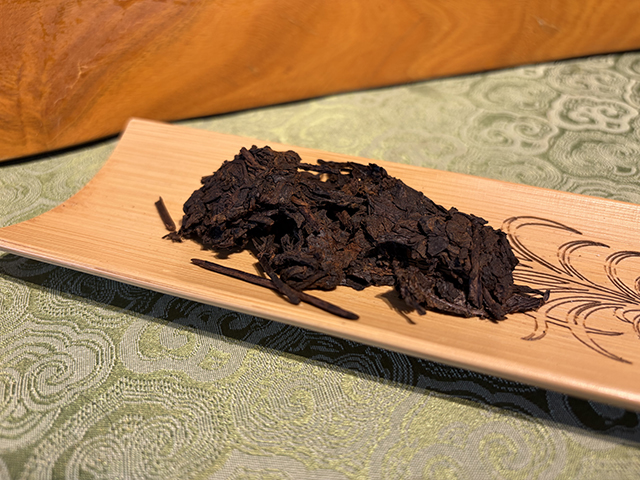 图为私藏茶1999年磨菇沱熟沱