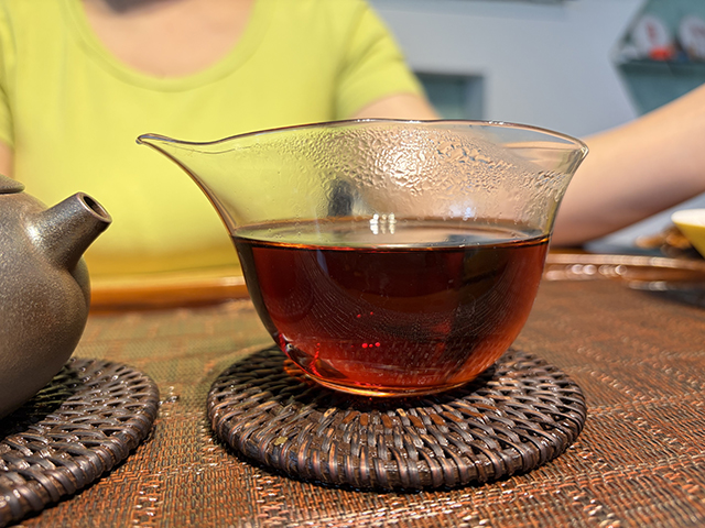图为私藏茶1999年磨菇沱熟沱