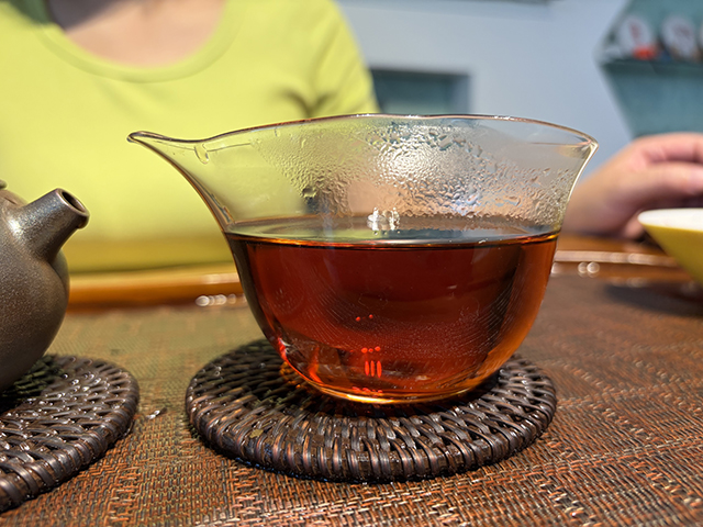 图为私藏茶1999年磨菇沱熟沱