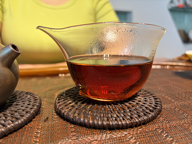 图为私藏茶1999年磨菇沱熟沱