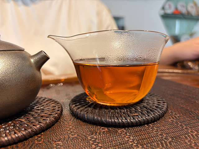 图为私藏茶1999年磨菇沱熟沱