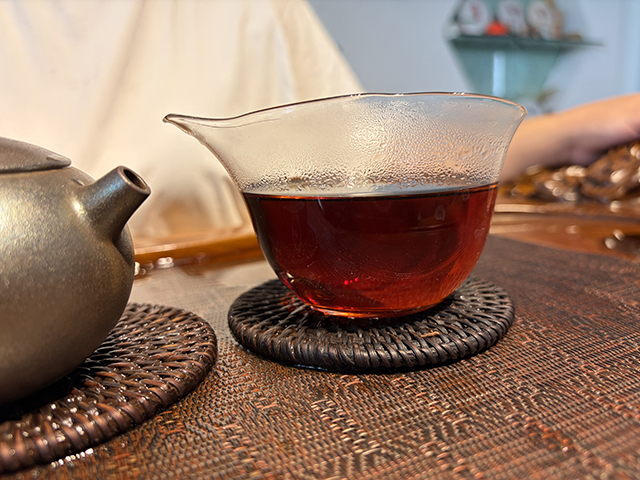 图为私藏茶1999年磨菇沱熟沱